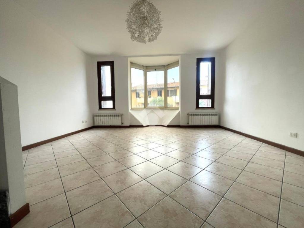 casa indipendente in vendita a Cremona in zona Battaglione