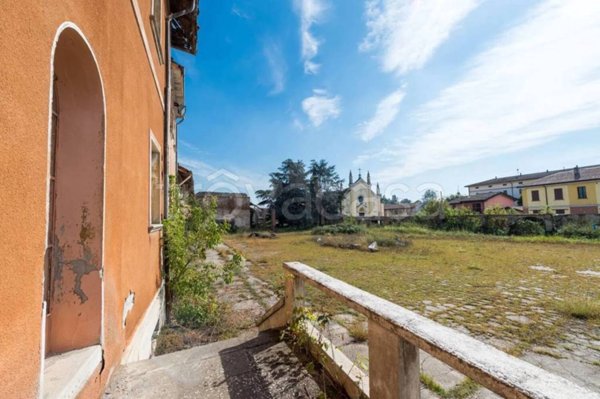 casa indipendente in vendita a Cremona in zona Picenengo