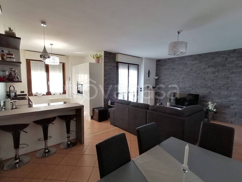 appartamento in vendita a Cremona in zona Via Dante