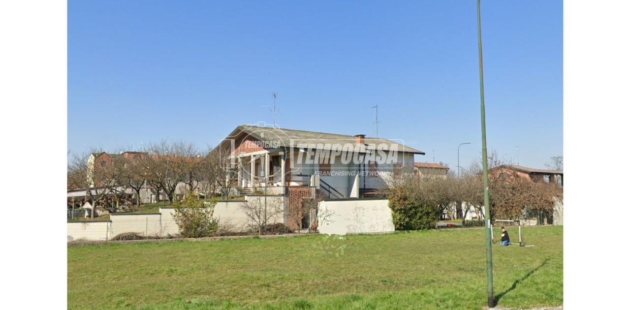 casa indipendente in vendita a Cremona in zona Bagnara
