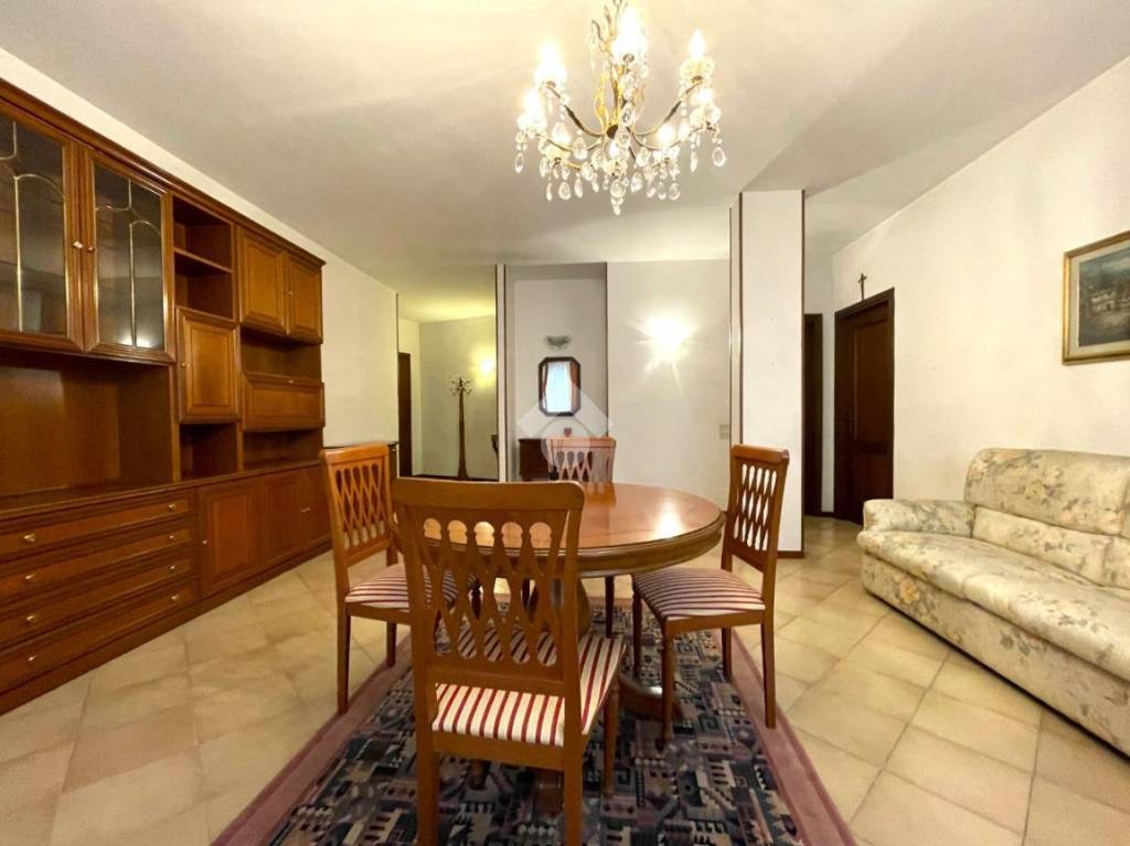 appartamento in vendita a Cremona in zona Via Dante