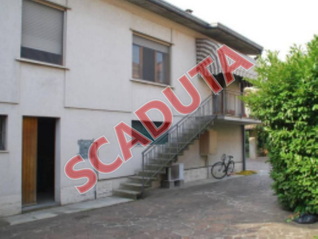 casa indipendente in vendita a Cremona