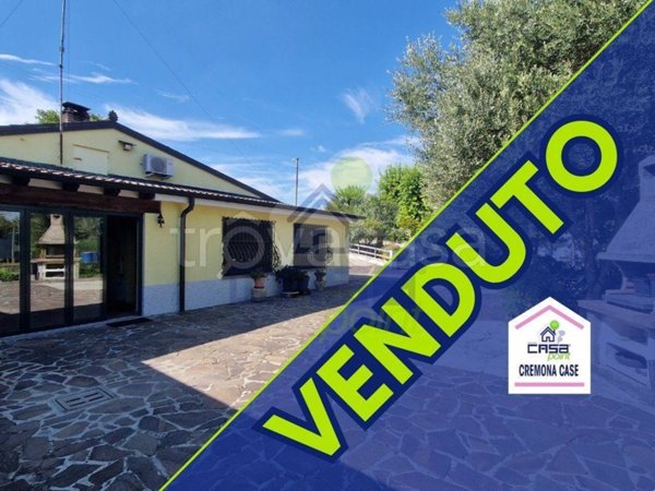 casa indipendente in vendita a Cremona in zona Battaglione
