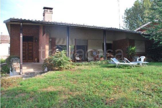 casa indipendente in vendita a Cremona
