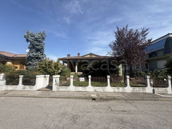 casa indipendente in vendita a Cremona in zona Cremona Centro