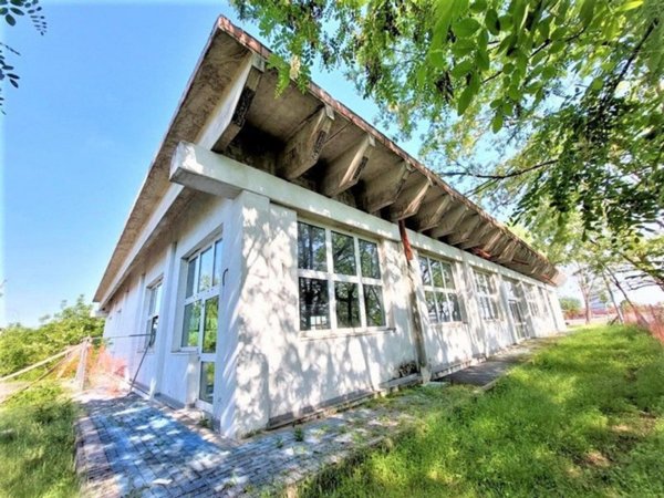 negozio in vendita a Cremona