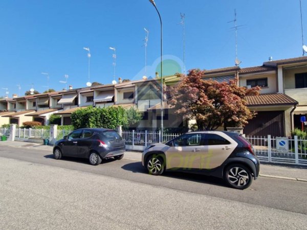 casa indipendente in vendita a Cremona