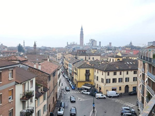 appartamento in vendita a Cremona in zona Piazza Castello