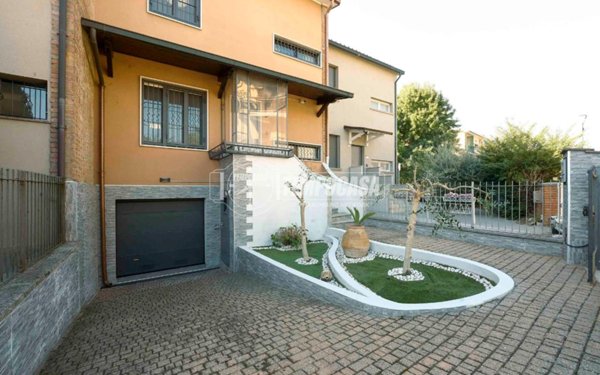 casa indipendente in vendita a Cremona