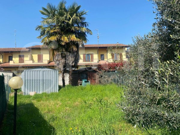 casa indipendente in vendita a Cremona