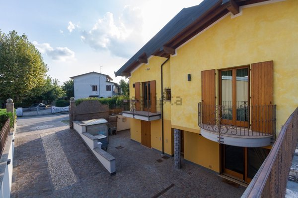 casa indipendente in vendita a Cremona