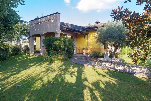 casa indipendente in vendita a Cremona
