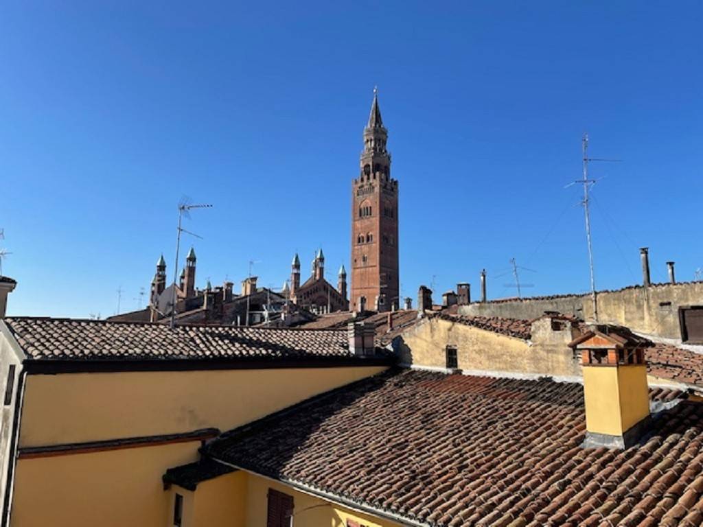 appartamento in vendita a Cremona in zona Piazza Castello
