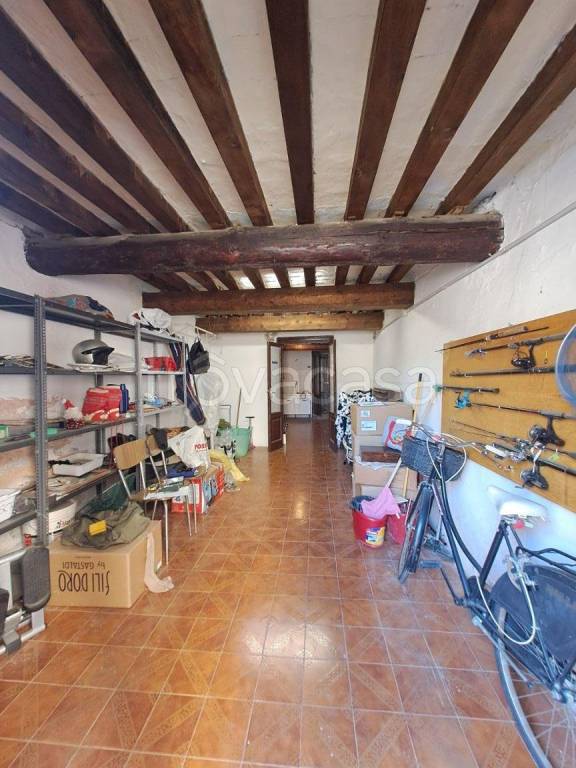 locale di sgombero in vendita a Cremona in zona Cremona Centro