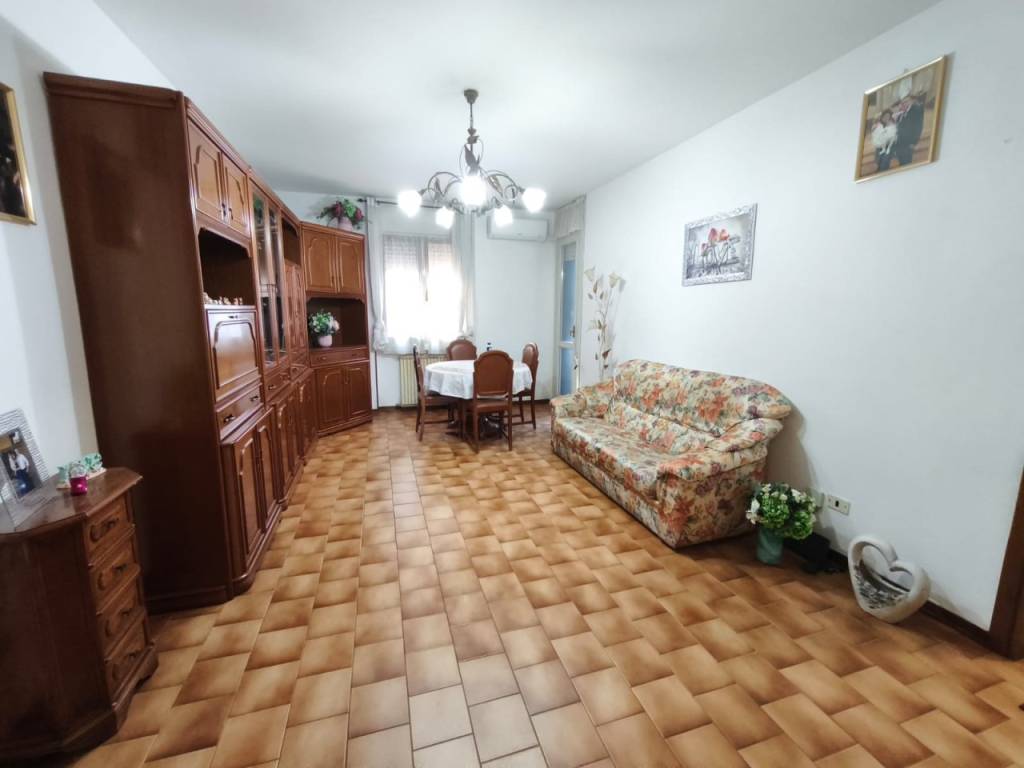 appartamento in vendita a Cremona in zona Via Giuseppina