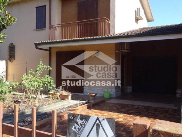 casa indipendente in vendita a Cremona