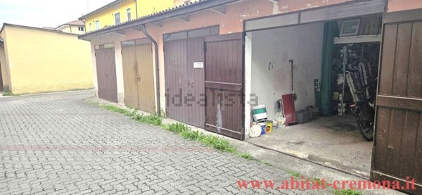 casa semindipendente in vendita a Cremona