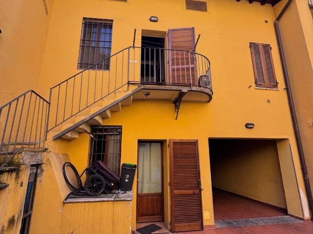 intera palazzina in vendita a Cremona in zona Piazza Castello