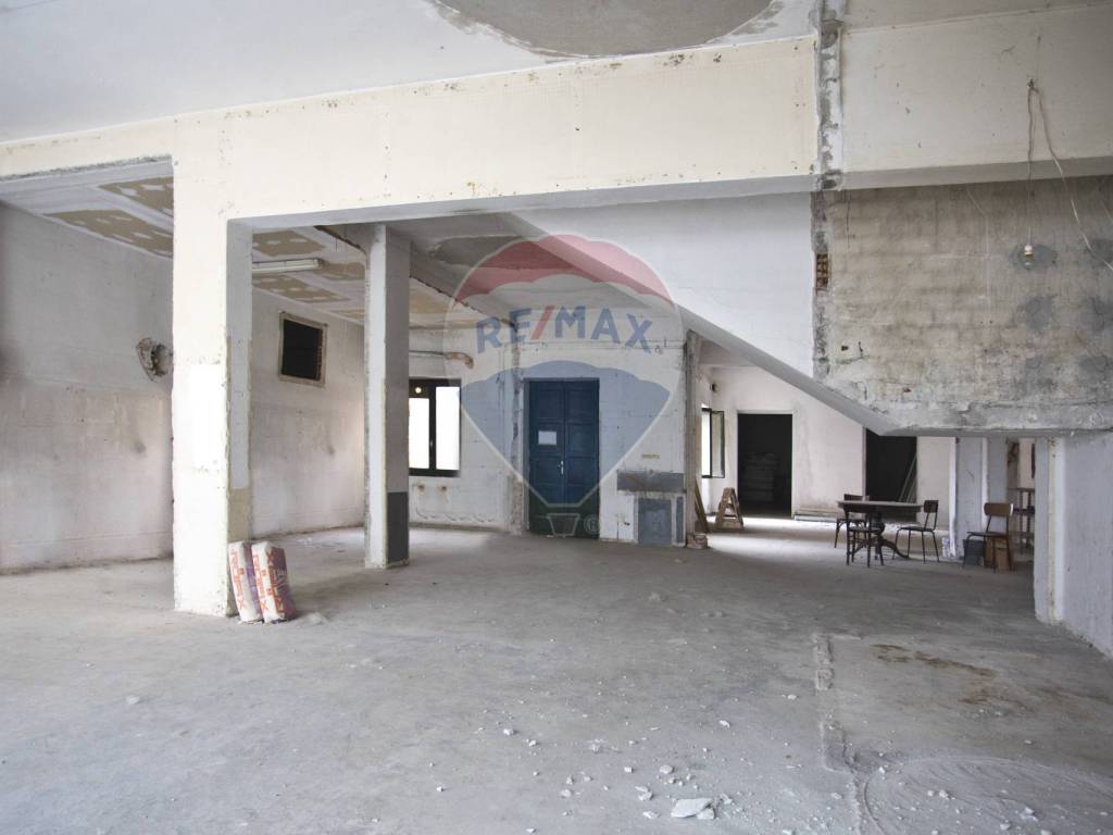 negozio in vendita a Cremona