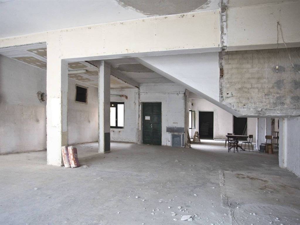 negozio in vendita a Cremona