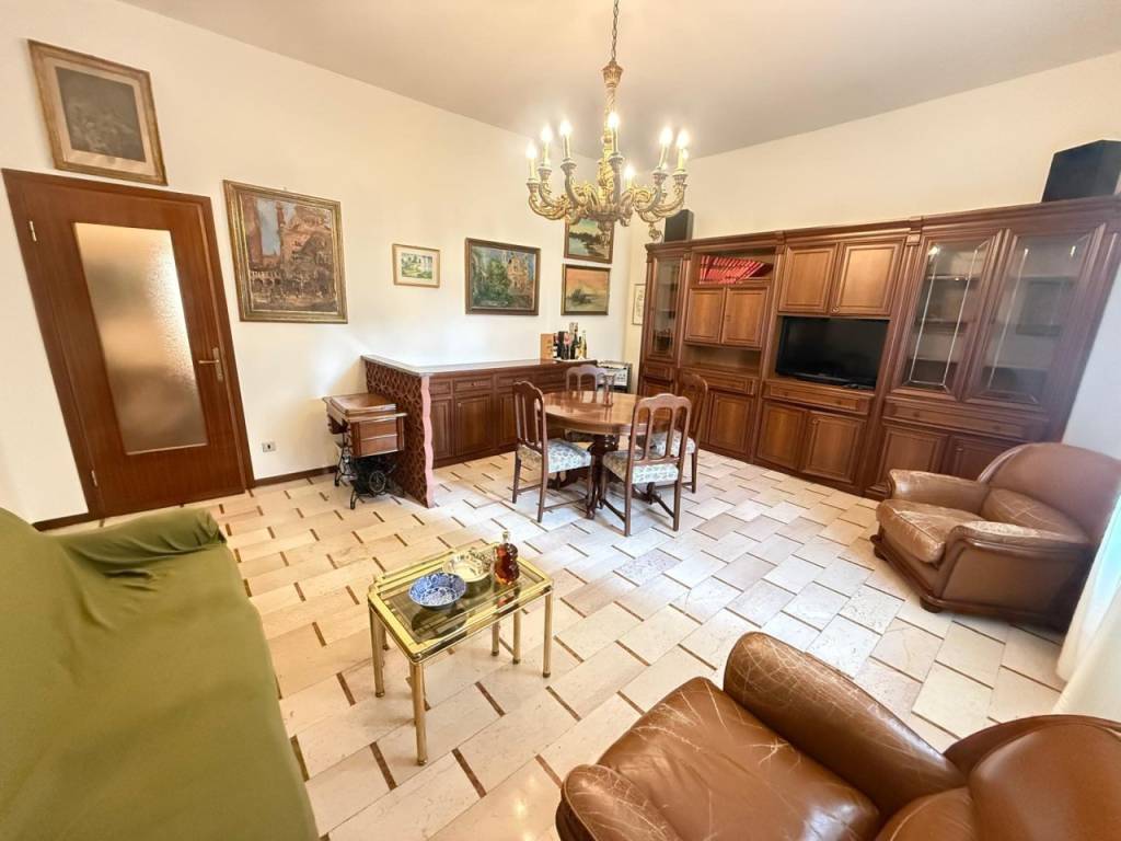 appartamento in vendita a Cremona in zona Piazza Castello