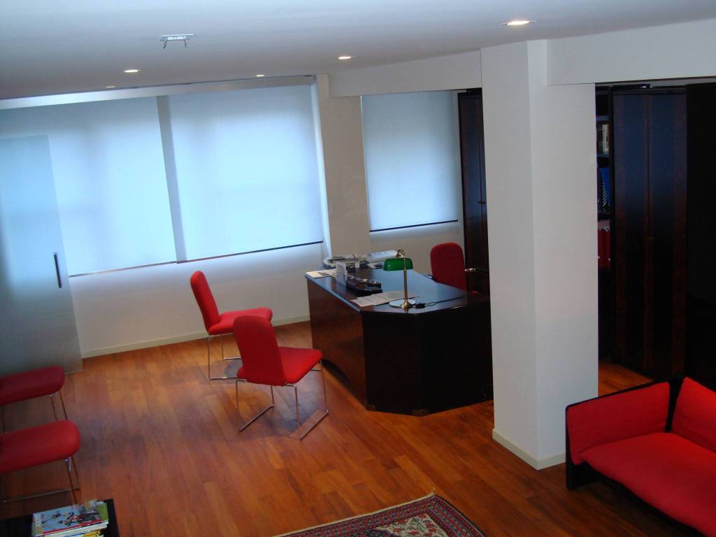 ufficio in vendita a Cremona in zona Piazza Castello