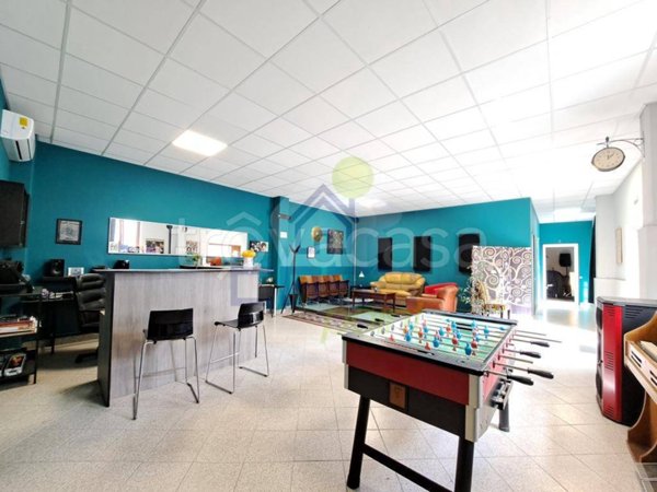 negozio in vendita a Cremona in zona Cremona Centro