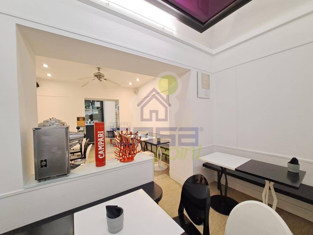 negozio in vendita a Cremona in zona Cremona Centro