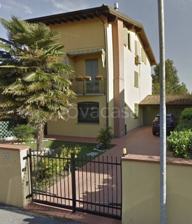 casa indipendente in vendita a Cremona in zona Persichello