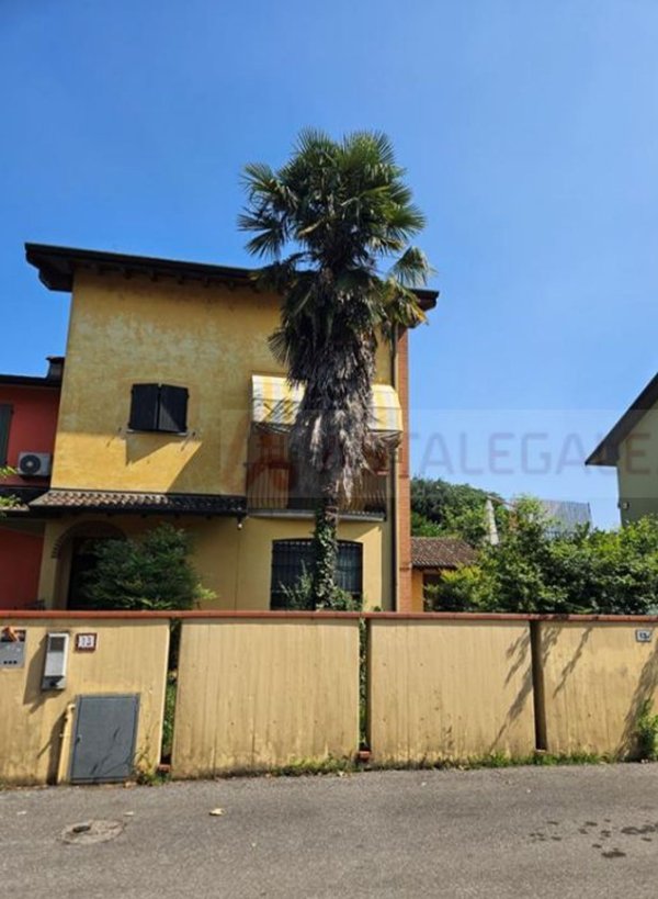 casa indipendente in vendita a Cremona