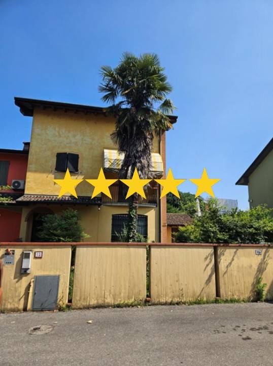casa indipendente in vendita a Cremona in zona Persichello