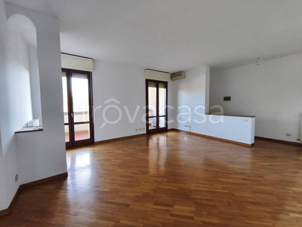 appartamento in vendita a Cremona in zona Viale Po