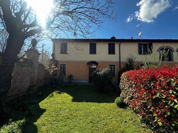 casa indipendente in vendita a Cremona in zona Cavatigozzi