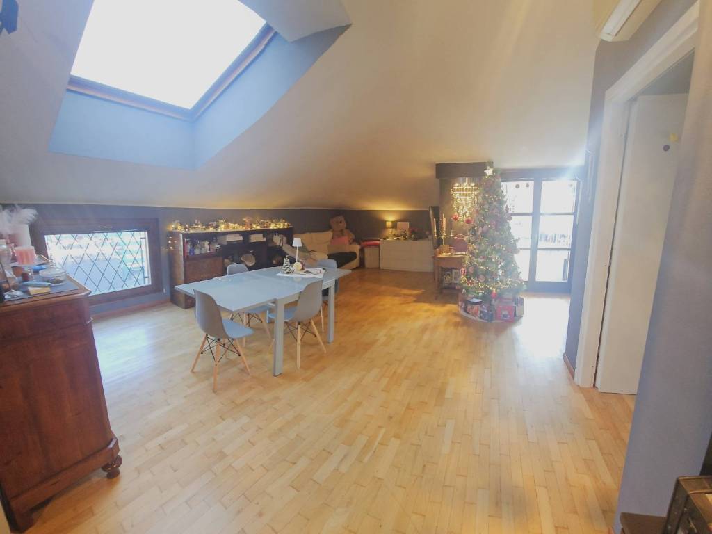 appartamento in vendita a Cremona in zona Piazza Castello