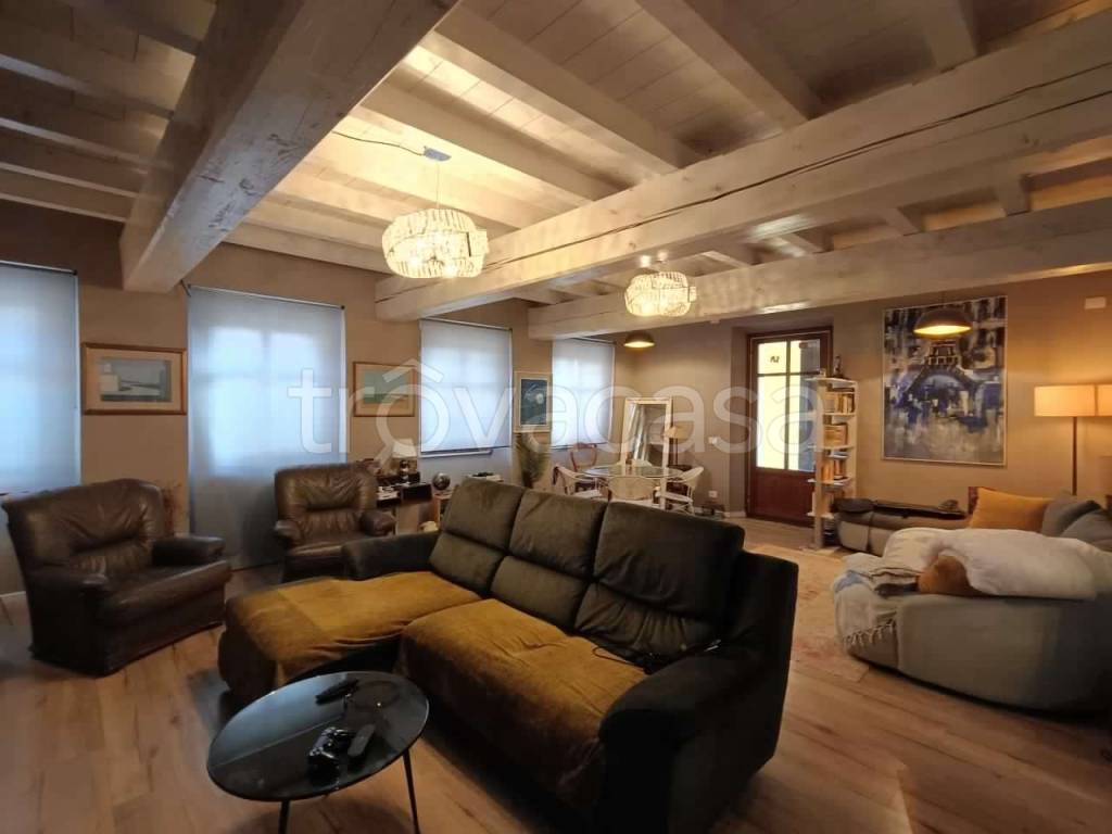 casa indipendente in vendita a Cremona