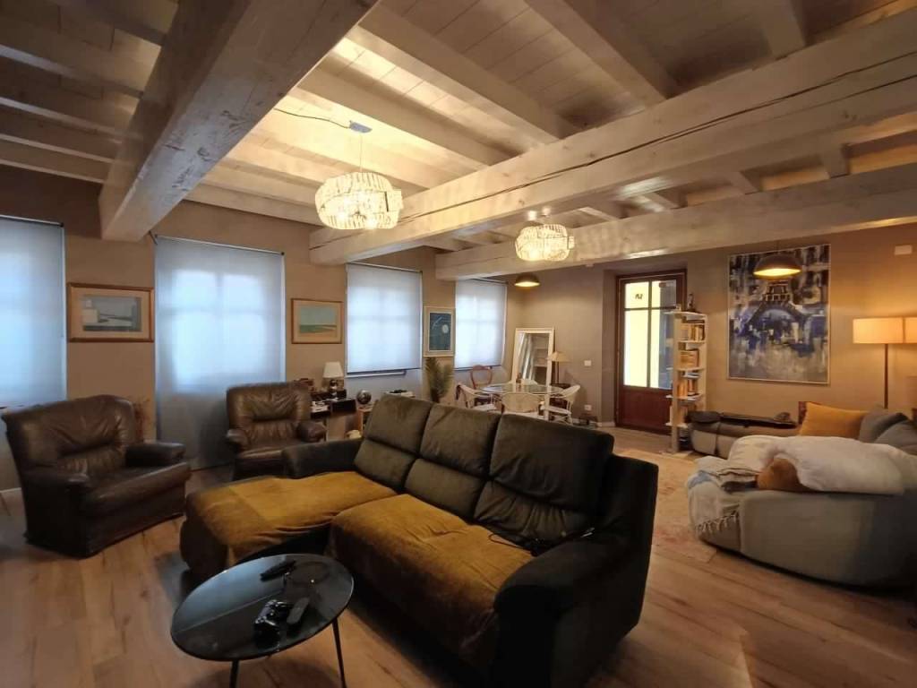 casa indipendente in vendita a Cremona