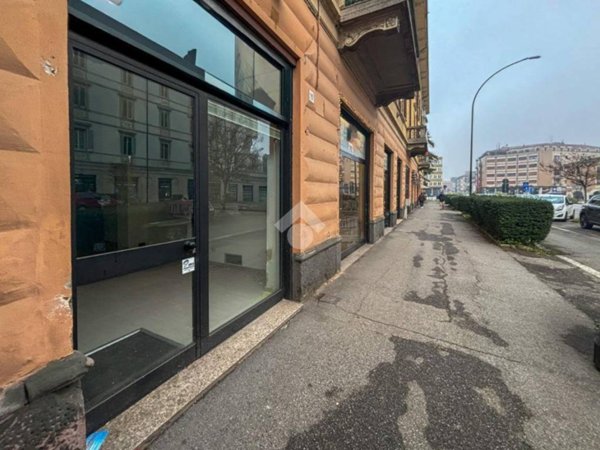 negozio in vendita a Cremona in zona Viale Po