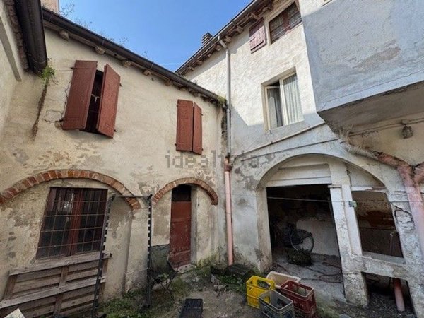 casa indipendente in vendita a Cremona