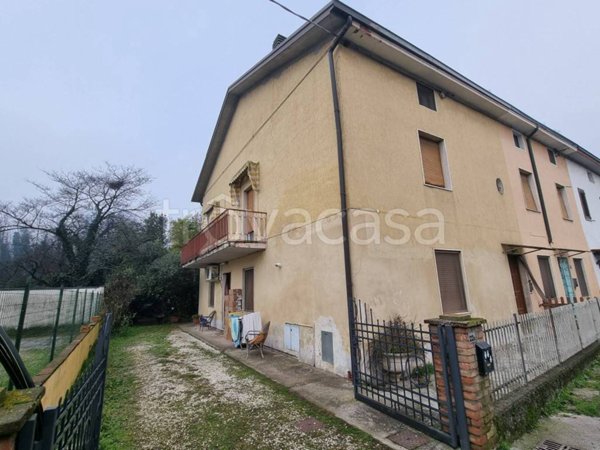 casa indipendente in vendita a Cremona in zona Cavatigozzi