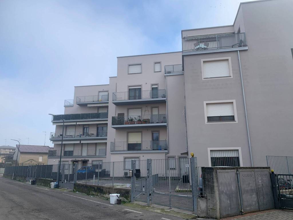 appartamento in vendita a Cremona in zona Via Giuseppina