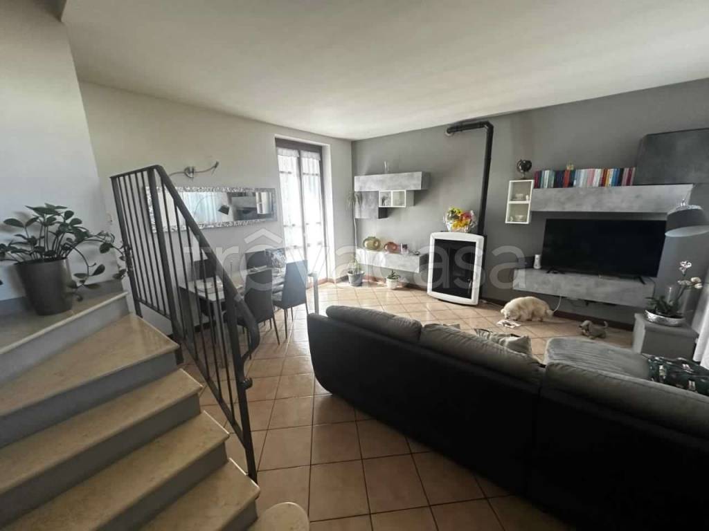 casa indipendente in vendita a Cremona in zona Cavatigozzi