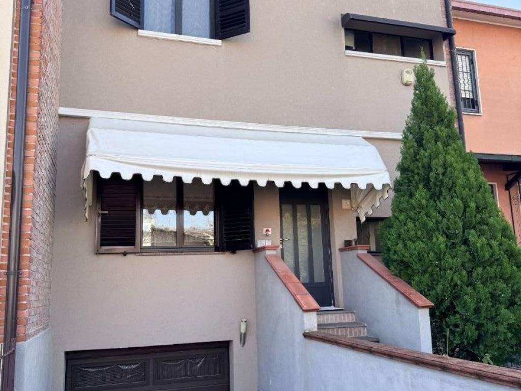 casa indipendente in vendita a Cremona in zona Via Giuseppina