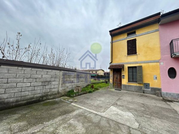 casa indipendente in vendita a Cremona
