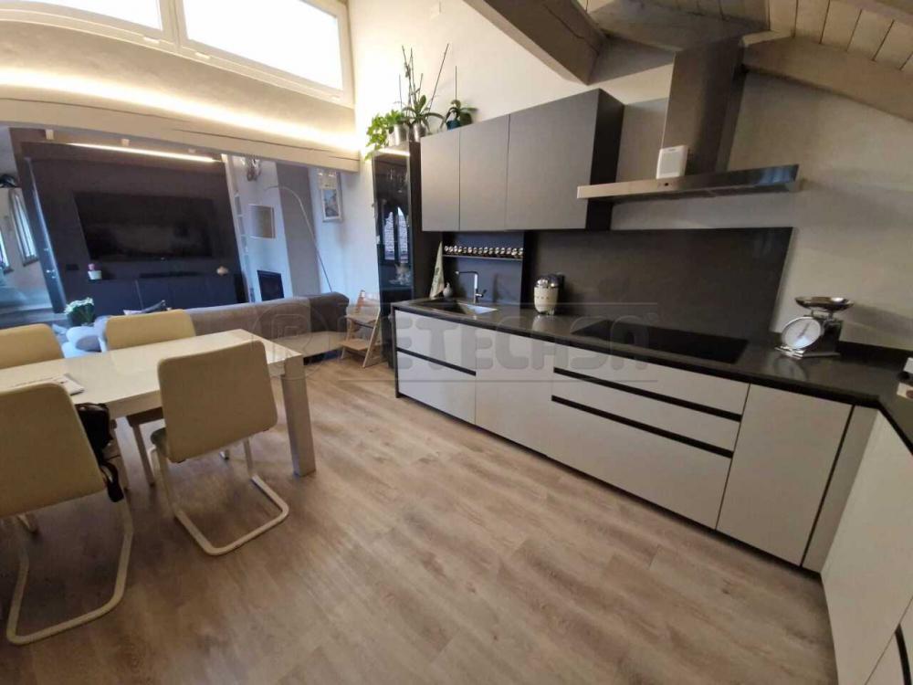 appartamento in vendita a Cremona in zona Piazza Libertà