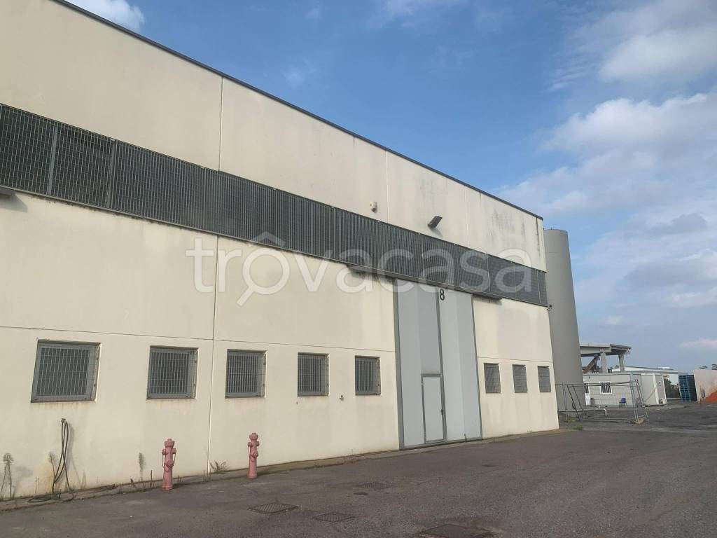 locale commerciale in vendita a Cremona