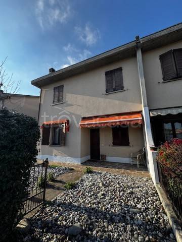casa indipendente in vendita a Cremona in zona Bagnara