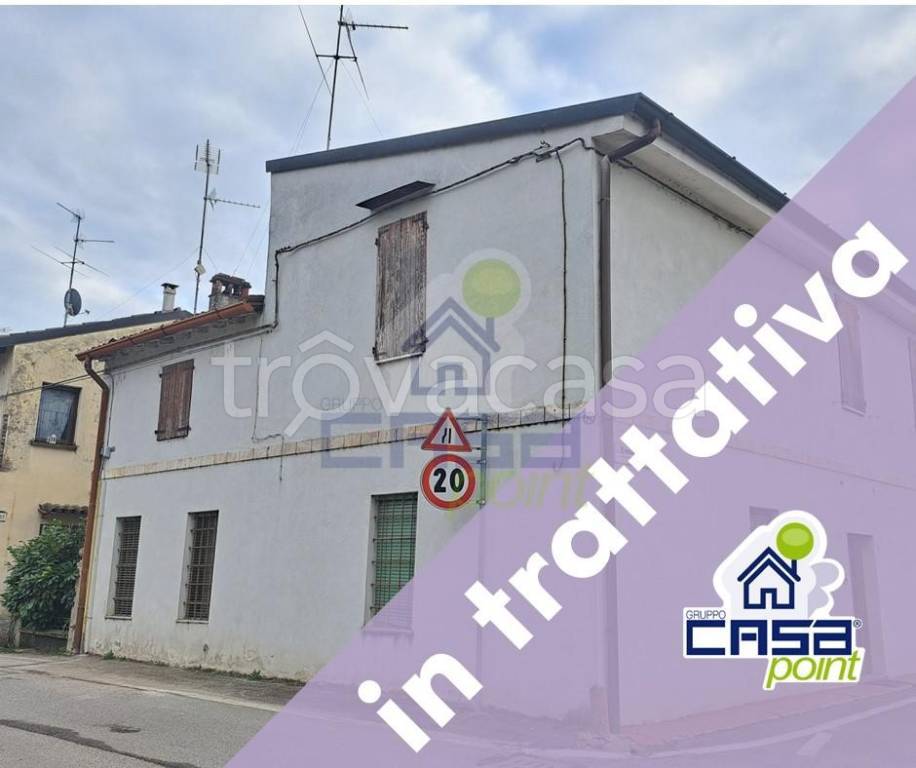 casa indipendente in vendita a Cremona in zona Bagnara