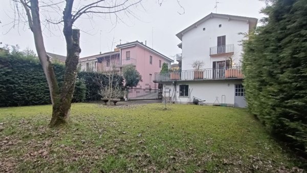 casa indipendente in vendita a Cremona