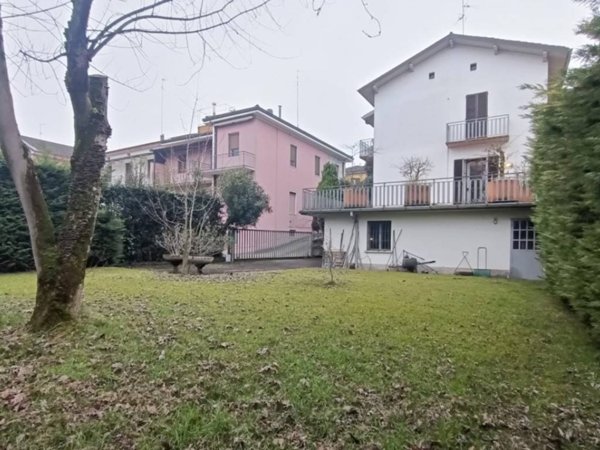 casa indipendente in vendita a Cremona