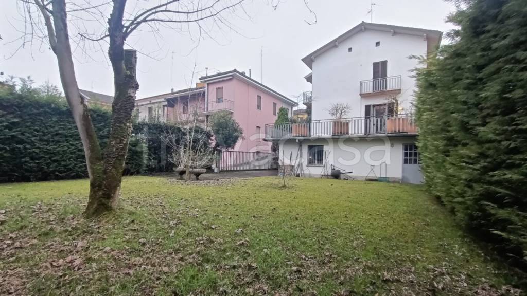 casa indipendente in vendita a Cremona
